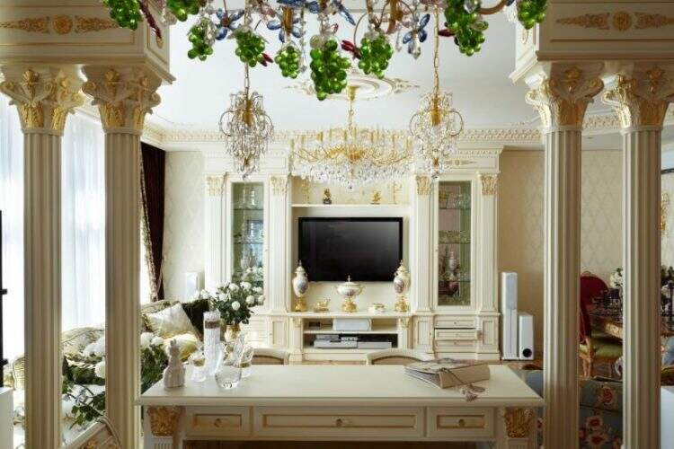 roman column living room furniture